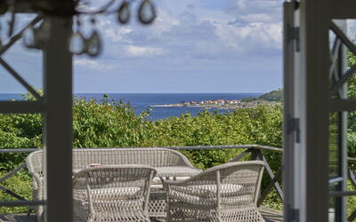 Merrit - 250M from the Sea