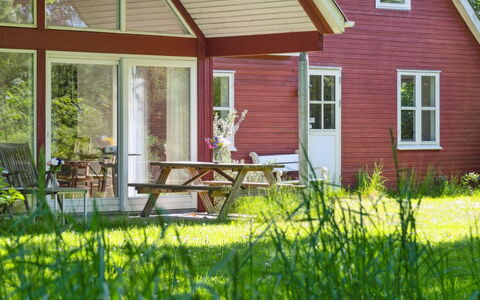 Deljan - 190M from the Sea: Roof, House, Home, Cottage, Door, Siding, Deck, Porch, Plank, Hardwood