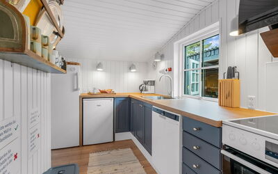 Antonie - 700M from the Sea