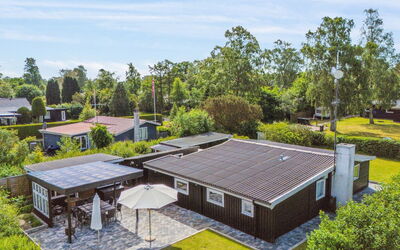 Antonie - 700M from the Sea