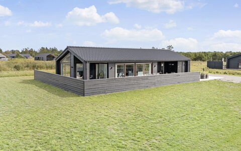 Frithbjorn - 900M from the Sea: Grass, Green, House, Cottage, Grassland, Rural Area, Ecoregion, Landscape, Land Lot, Shrub