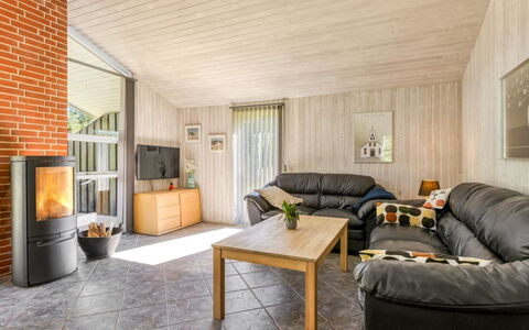 Olli - 600M from the Sea: Grass, Grassland, Land Lot, Cottage, Rural Area, Meadow, Garden Buildings, Garden, Shed