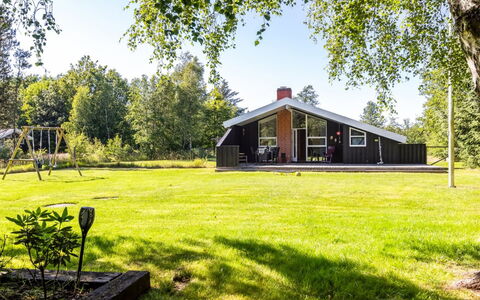 Olli - 600M from the Sea: Grass, Grassland, Land Lot, Cottage, Rural Area, Meadow, Garden Buildings, Garden, Shed