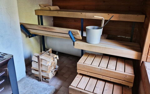 Villa Kataja: Wood, Cottage, Wood Stain, Hardwood, Log Cabin, Plank, Ceiling, Natural Material, Lumber, Garden Buildings