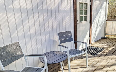 Villa Kataja: Wood, Cottage, Wood Stain, Hardwood, Log Cabin, Plank, Ceiling, Natural Material, Lumber, Garden Buildings