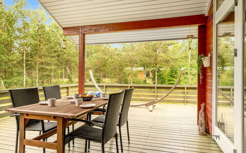 Mettemarie - 200M from the Sea: Wood, Home, Porch, Deck, Hardwood, Roof, Wood Stain, Wood Flooring, Eco Hotel