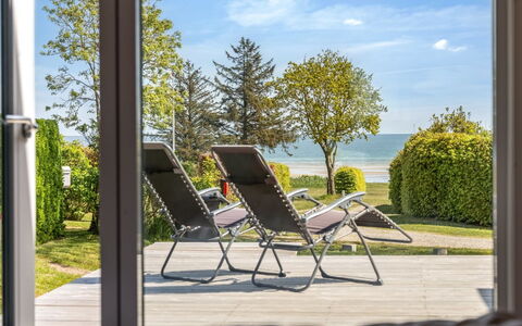 Tonna - from the Sea: Wood, Home, Porch, Deck, Hardwood, Roof, Wood Stain, Wood Flooring, Eco Hotel