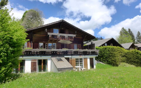 Chalet Rebhalde: House, Home, Cottage, Roof, Rural Area, Porch, Land Lot, Farmhouse, Estate