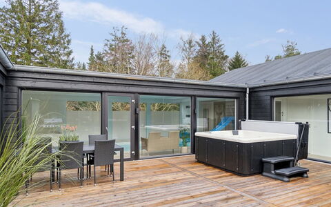 Lanessa - 800M from the Sea: Grass, Grassland, Landscape, Ecoregion, Plain, Plant Community, Land Lot, Outdoor Furniture, Prairie, Shrubland