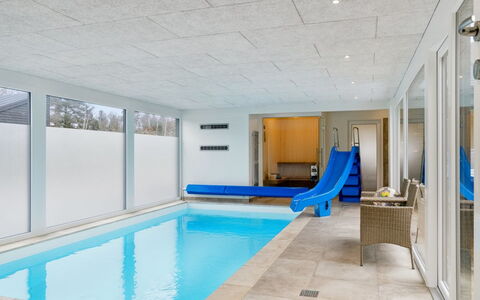 Marinus - 800M from the Sea: Roof, Home, Door, Cottage, Shade, Siding, Yard, Estate, Backyard