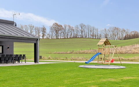 Marinus - 800M from the Sea: Roof, Home, Door, Cottage, Shade, Siding, Yard, Estate, Backyard