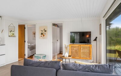 Mintha - 400M from the Sea