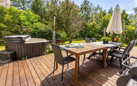 Anabela - from the Sea: Roof, House, Home, Cottage, Siding, Estate, Driveway, Garden Buildings, Yard, Shed