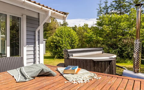 Anabela - from the Sea: Roof, House, Home, Cottage, Siding, Estate, Driveway, Garden Buildings, Yard, Shed