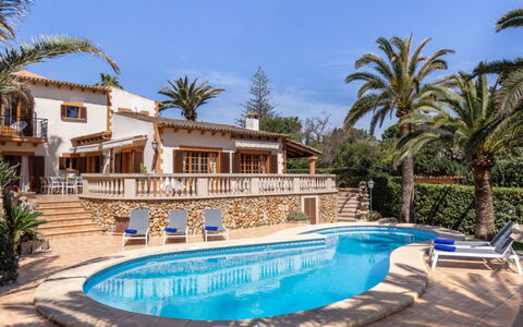 Embat de Mar: Water, Plant, Sky, Property, Swimming Pool, Building, Azure, Tree, Leisure, Arecales