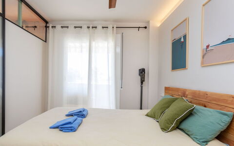 Loft Cau: Furniture, Bed, Interior Design, Bedroom, Bedding, Wall, Bed Sheet, Floor, Flooring, Room