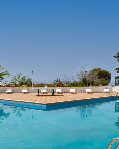 Loft Cau: Water, Sky, Swimming Pool, Azure, Tree, Plant, Outdoor Furniture, Composite Material, Shade, Real Estate