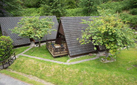 Loch Lochy Retreat: Cottage, Roof, Rural Area, Siding, Log Cabin, Hut, Garden, Garden Buildings, Backyard, Yard