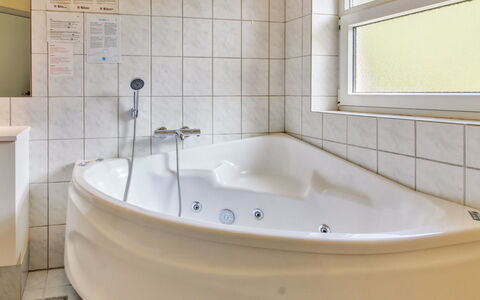 Alina - 1Km from the Sea: Bathtub, Bathroom, Plumbing Fixture, Interior Design, Flooring, Floor, Ceiling, Plumbing, Room