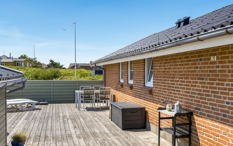 Frithger - 250M from the Sea: Cottage, Shed, Hut, Farmhouse, Prairie, Shack, Barn, Log Cabin, Garden Buildings