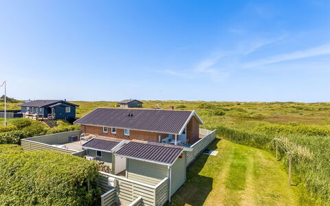 Frithger - 250M from the Sea: Cottage, Shed, Hut, Farmhouse, Prairie, Shack, Barn, Log Cabin, Garden Buildings