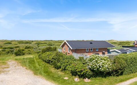 Frithger - 250M from the Sea: Cottage, Shed, Hut, Farmhouse, Prairie, Shack, Barn, Log Cabin, Garden Buildings