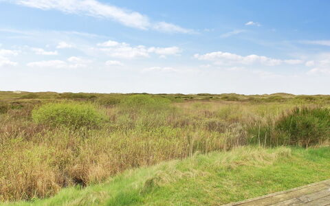 Frithger - 250M from the Sea: Cottage, Shed, Hut, Farmhouse, Prairie, Shack, Barn, Log Cabin, Garden Buildings