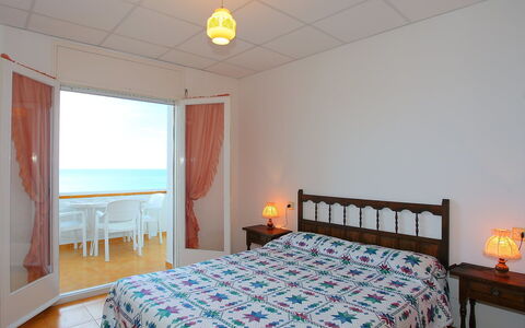 Puerto de la Selva: Bedroom, Bed, Room, Furniture, Bed Sheet, Property, Bedding, Bed Frame, Floor, Ceiling