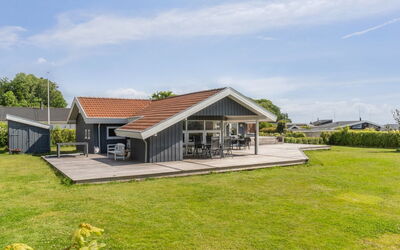 Nahele - 150M from the Sea
