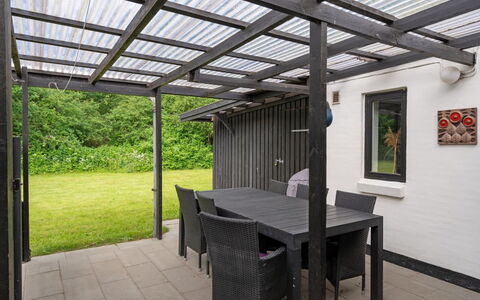 Thorward - 100M from the Sea: Wood, Home, Porch, Deck, Hardwood, Roof, Wood Stain, Wood Flooring, Eco Hotel