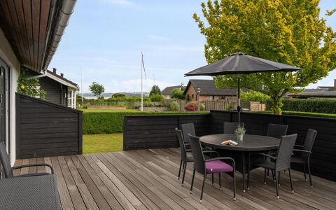 Thorward - 100M from the Sea: Wood, Home, Porch, Deck, Hardwood, Roof, Wood Stain, Wood Flooring, Eco Hotel