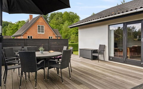 Thorward - 100M from the Sea: Wood, Home, Porch, Deck, Hardwood, Roof, Wood Stain, Wood Flooring, Eco Hotel