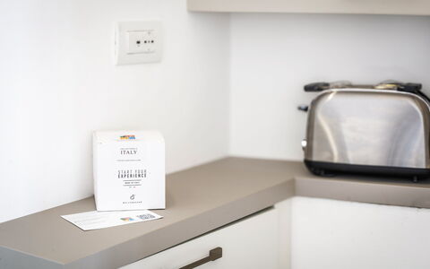 Conero Bluloft: Home Appliance, Kitchen, Kitchen Appliance, Countertop, Cabinetry, Small Appliance
