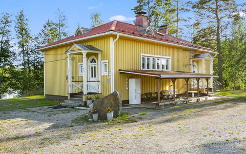Kaislajärven Huvila: Furniture, Interior Design, Flooring, Floor, Table, Ceiling, Kitchen & Dining Room Table, Lighting, Chair, Home