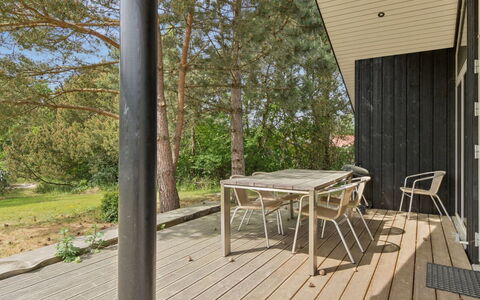 Vojdan - 600M from the Sea: Wood, Wood Flooring, Flooring, Deck, Porch, Hardwood, Plank, Shade, Chair, Wood Stain