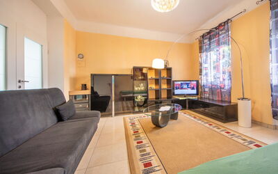 Accommodation:&nbsp;Kantrida 107.1