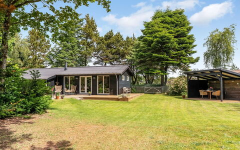 Jenvold - 1.5Km from the Sea: Shrub, Home, House, Cottage, Garden, Shade, Estate, Lawn, Farmhouse