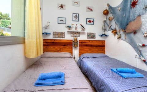 Fane de Baix i: Furniture, Property, Comfort, Blue, Azure, Wood, Textile, Interior Design, Bed, Floor