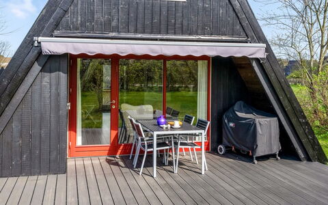 Erly - 18Km to the Fjord: Blue, Shrub, Cottage, Groundcover, Garden, Estate, Shade, Landscaping, Farmhouse, Eco Hotel