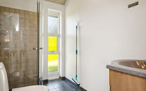 Gunva - 30Km from the Sea: Wall, Flooring, Floor, Interior Design, Plumbing Fixture, Bathroom, Toilet, Plumbing, Ceiling, Room