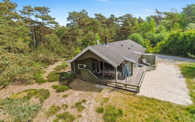 Deni - 800M from the Sea