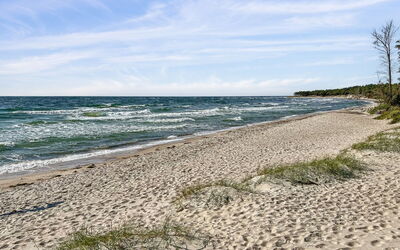 Deni - 800M from the Sea