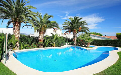 El Paraiso: Swimming Pool, Property, Real Estate, Vacation, Resort, Palm Tree, Azure, Water, Leisure, Tree