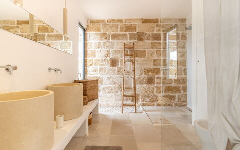 Villa La Selva: Property, Wood, Plumbing Fixture, Interior Design, Flooring, Floor, Bathroom, Real Estate, Building