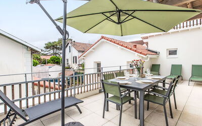 Capbreton 152: Building, Table, Furniture, Property, Sky, Shade, Plant, Wood, Outdoor Furniture, Rectangle