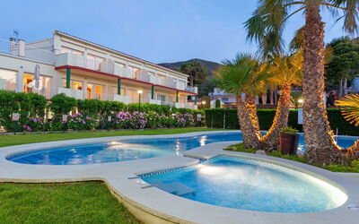 Llançà 656: Plant, Water, Sky, Building, Nature, Azure, Swimming Pool, Tree, Body Of Water, Leisure