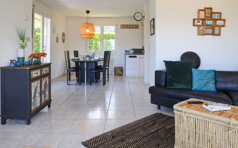 Route de la Muraz 9: Property, Table, Furniture, Couch, Interior Design, Houseplant, Wood, Architecture, Studio Couch, Floor