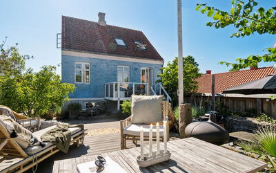 Hebba - 125M from the Sea