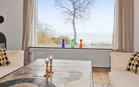 Vanta - 50M from the Sea: Wood, Furniture, Apartment, Room, Ceiling, Wood Stain, Chair, Hardwood, Varnish, Lumber