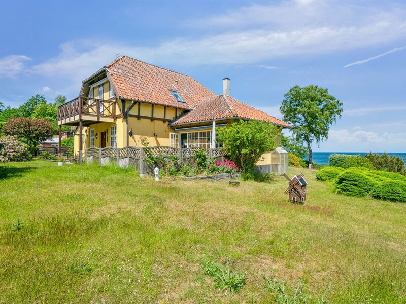 Vanta - 50M from the Sea